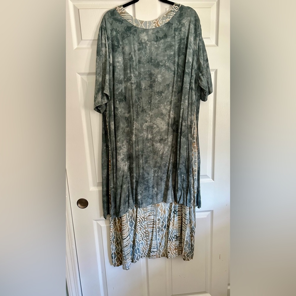 Elegant Tie-Dye layered Maxi Dress